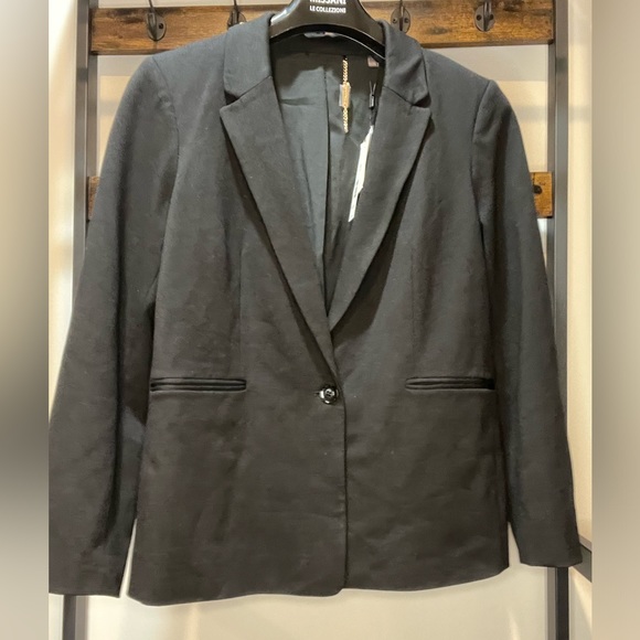 T Tahari Black Blazer Notch Lapel One Button size 14 - Picture 2 of 9